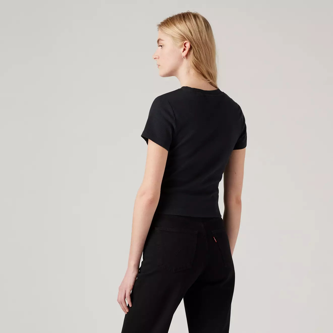 Levi's - Essential Sporty Black T-shirt